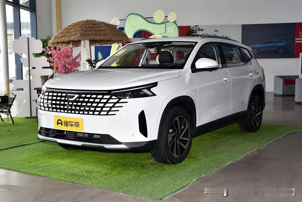 捷达VS8不愧是10万左右里高性价比德系SUV，外观时尚大气，线条硬朗辨识度拉满