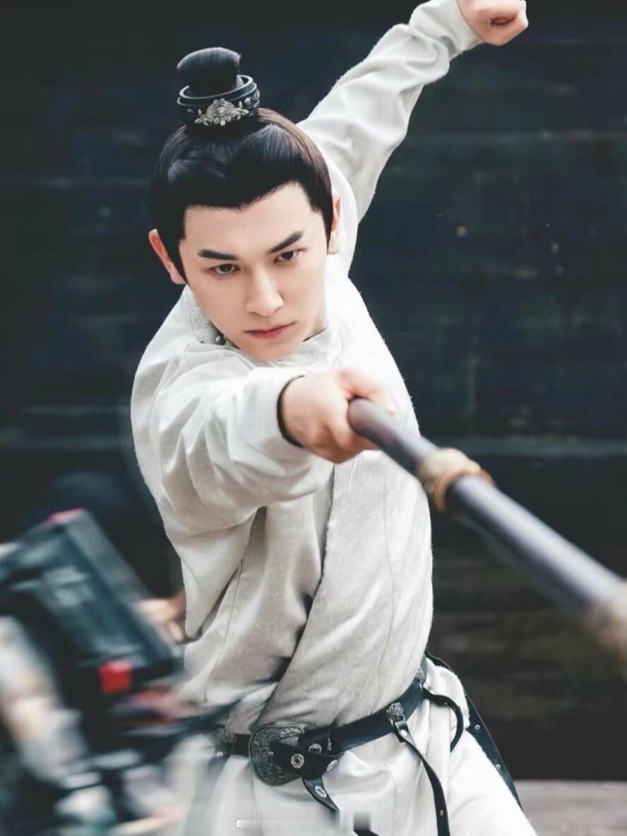 #谁家男主寻尸找一送一的啊#唐诡西行这部作品非常值得一看，尸体不是一具，而是又出