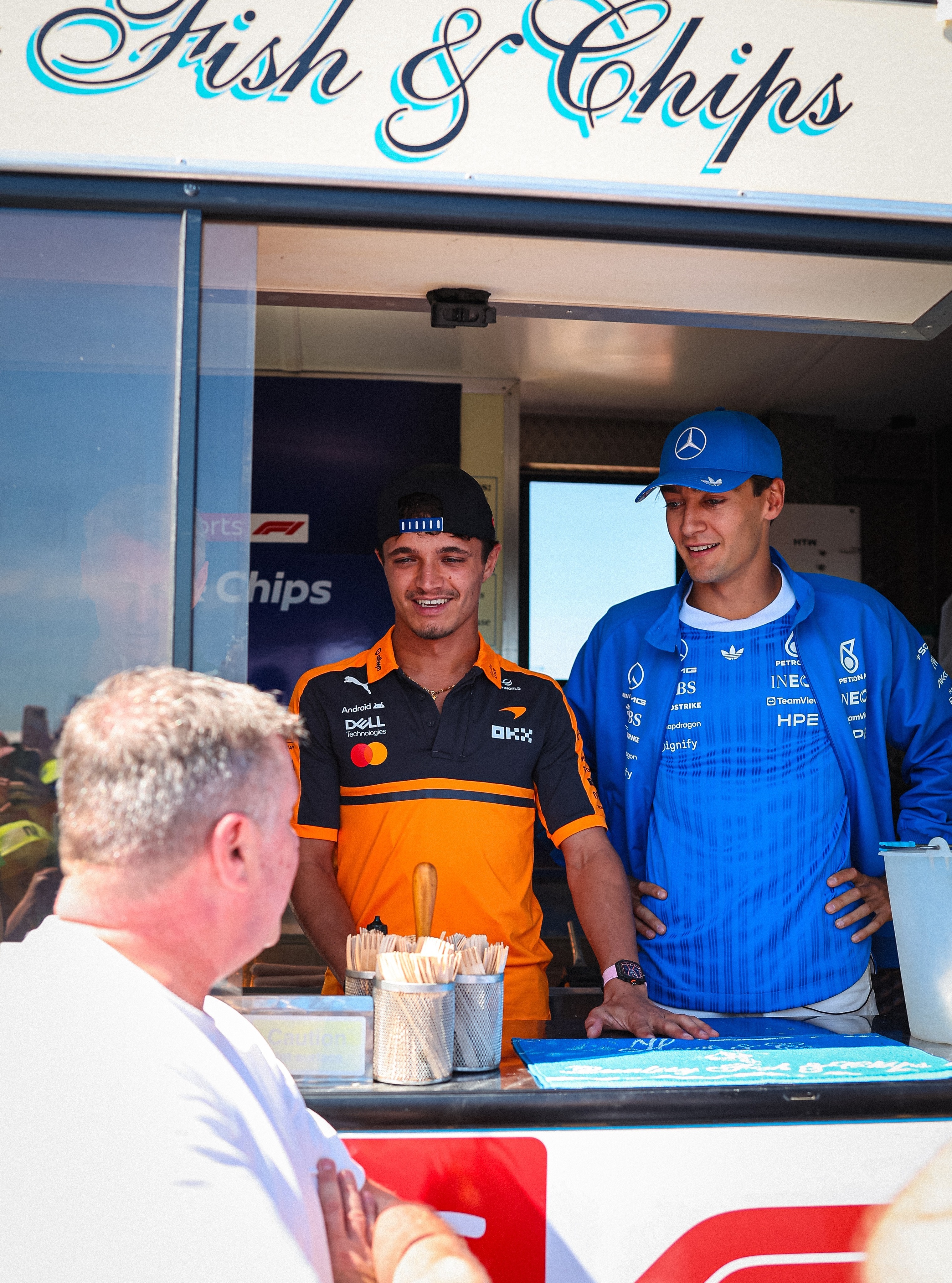 请点餐吧🐟Get your orders in🐟©️mclarenf1乔治拉
