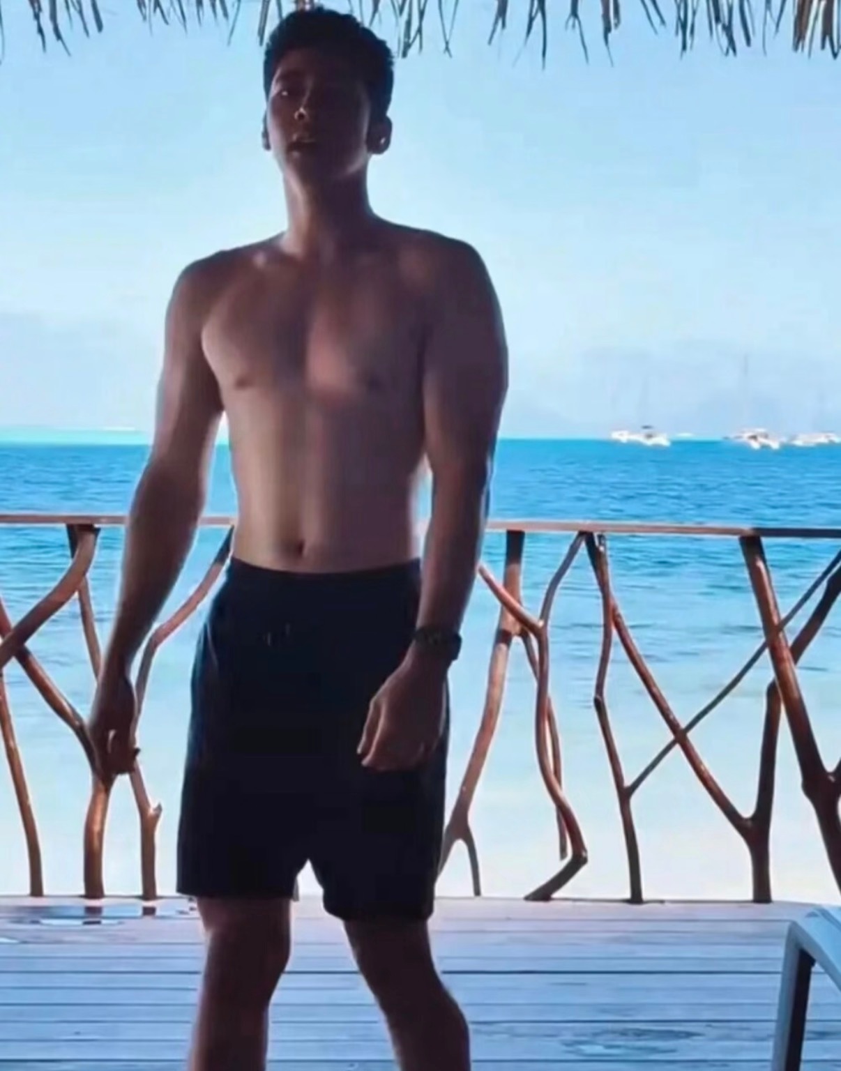 老天啊，郭涛的儿子石头，你们还记得吗？19岁的他身材这么好的吗 ​​​