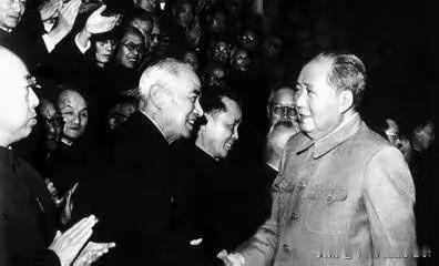 吴桂贤。孙健，陈永贵，优秀的共产党员，中国工人阶级和农民的优秀代表，毛主席的好学