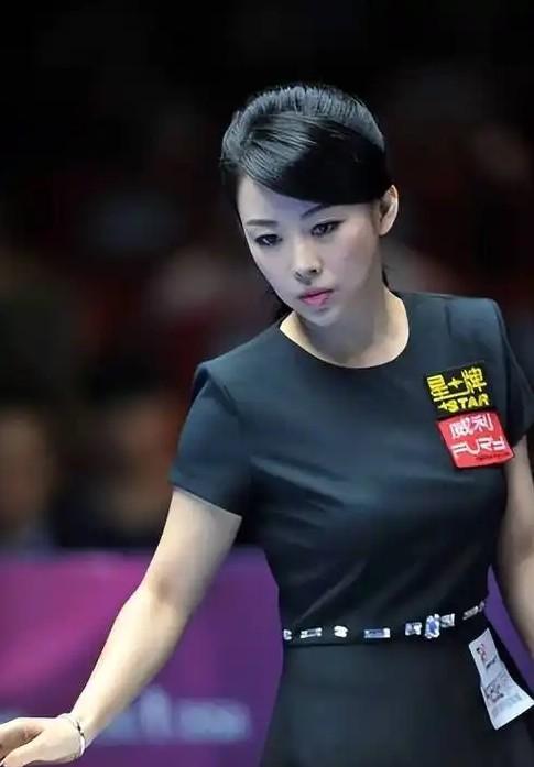 潘晓婷说择偶标准就四条，有人听完直接回“有这条件的男人找个二十岁的不香吗”。
一