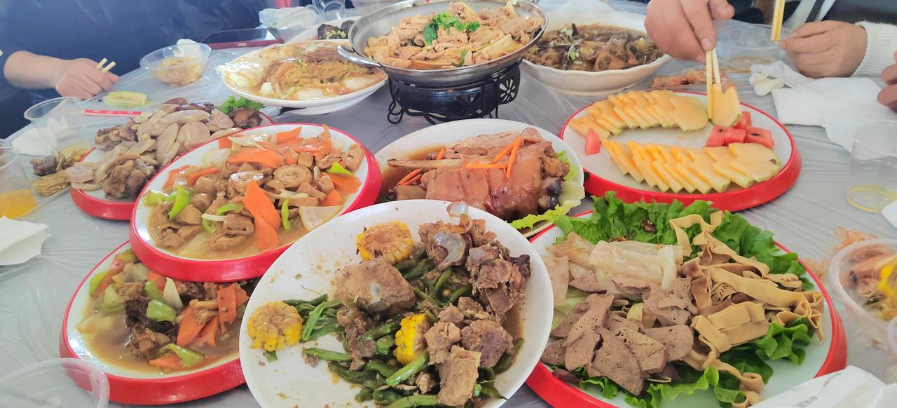 今天又去乡下随礼，是个亲属在乡下买了新房，其实就是农村自建房，也是二手的。其实不