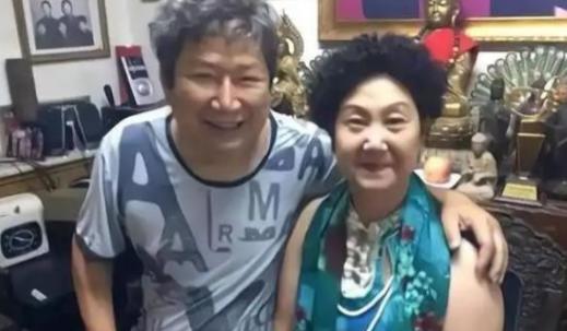 1991年，79岁的美国老太丽斯癌症发作，弥留之际，她将70亿美元的遗产留给了4