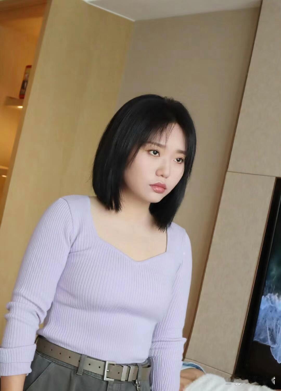 李雪琴私下真瘦，镜头里显得胖，果然是上镜胖十斤 