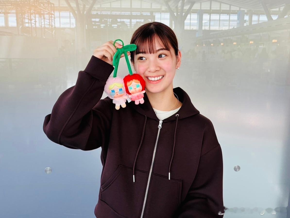 长崎美柚出发前摄影📸️和人气很高的Crybaby ​​​