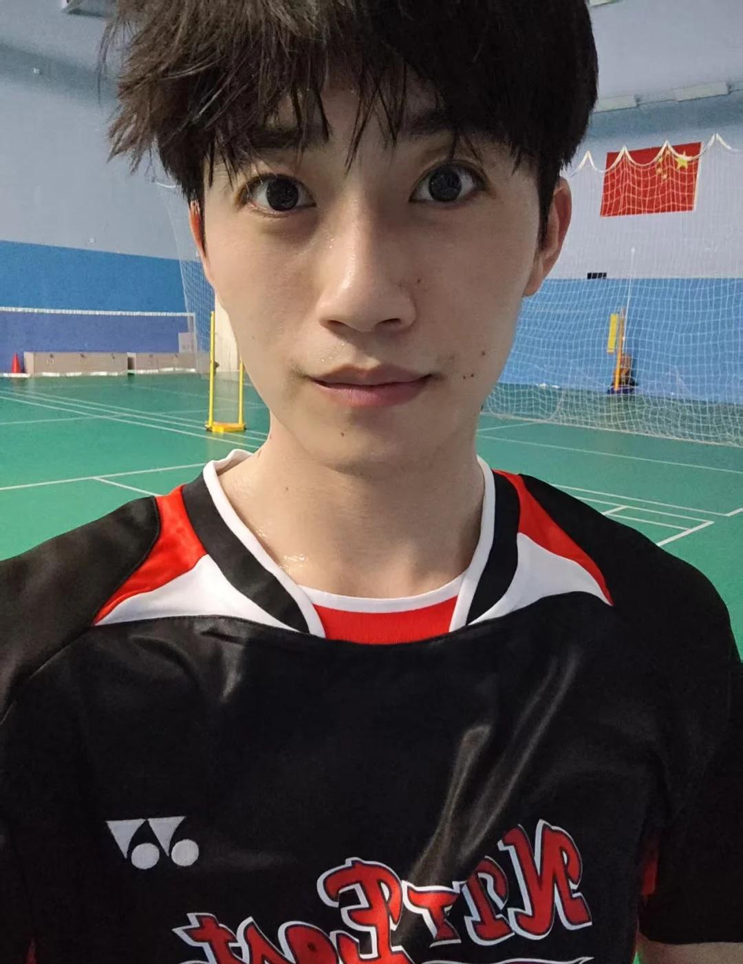 缺牙两颗后，还是选择在广州种了
以前总觉得牙还算省心，结果这几年迷上了甜食奶茶，