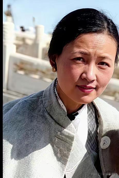 这张不是林徽因先生晚年的相片！而是1936年至1937年抗日战争爆发前林先生身体