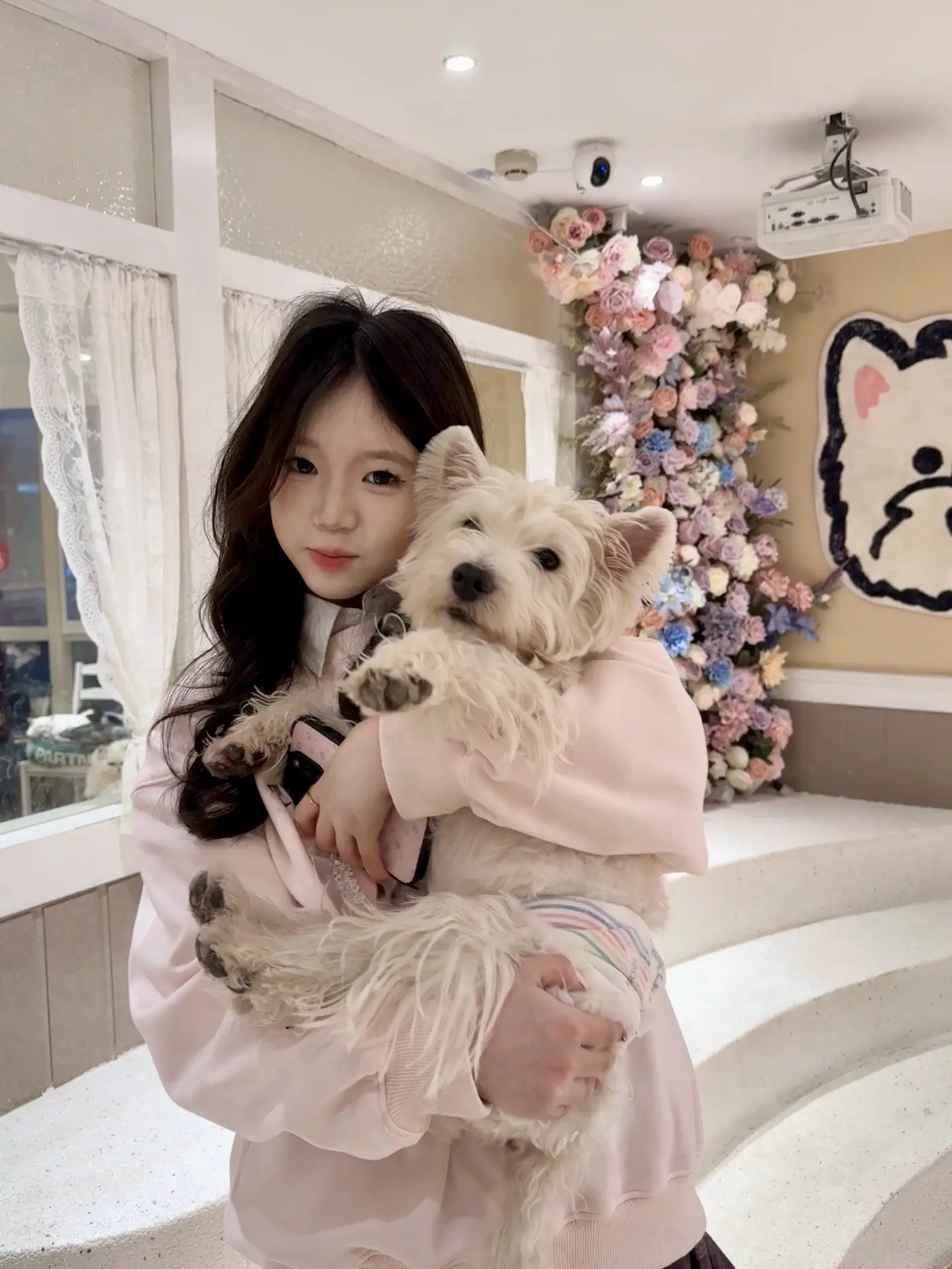 怎么一碰到小猫小狗就变嗲呢～