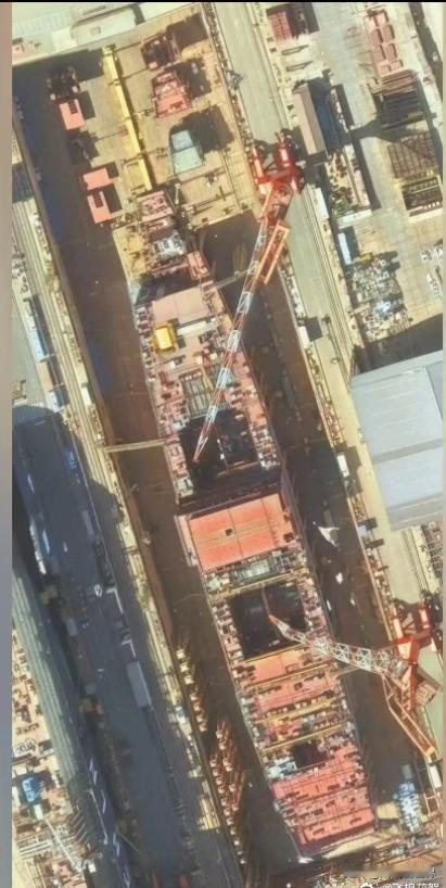 004核动力航母建造速度好快呀，出来后六代机应该可以上舰了 ​​​！

期待20