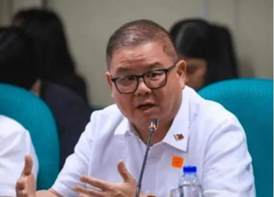 美日怎么都没想到，菲律宾高层突然表示：中国刚刚向我们做出了一项承诺。
 
美国深