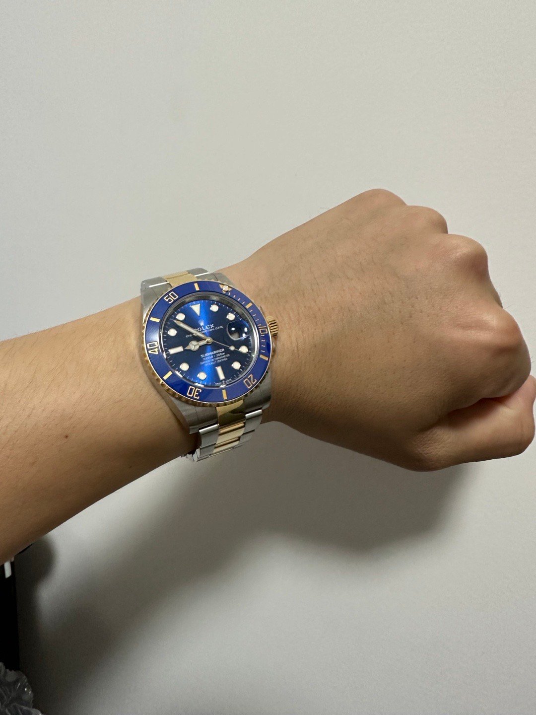 一个朋友告诉我，你在微博上不要炫富，因为个别人有仇富心里，但是你可以说，这劳力士