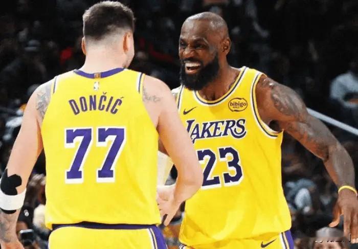 湖人三连败急刹车一路南下，老鹰送走特雷杨喜迎三连胜
今天11:30，湖人主场迎战