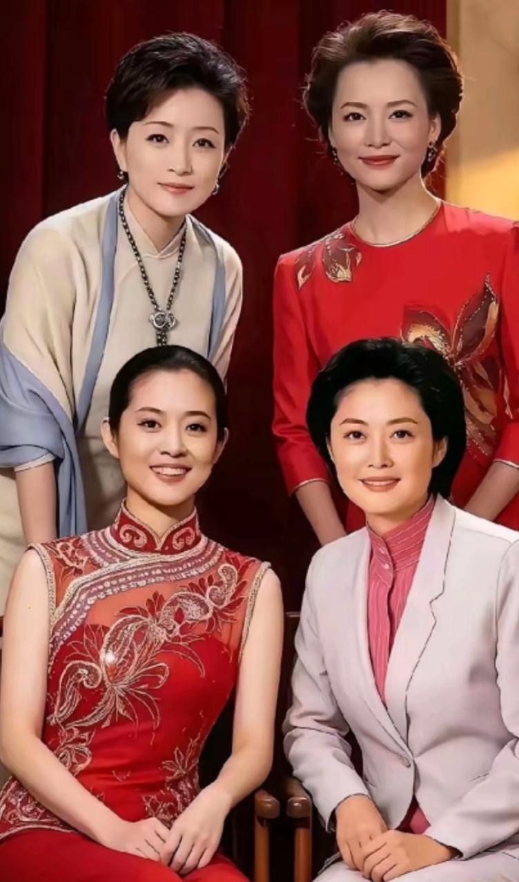 央视四大名嘴同框！这才是真正的才女天花板

偶然刷到这张合影，瞬间被戳中了——倪