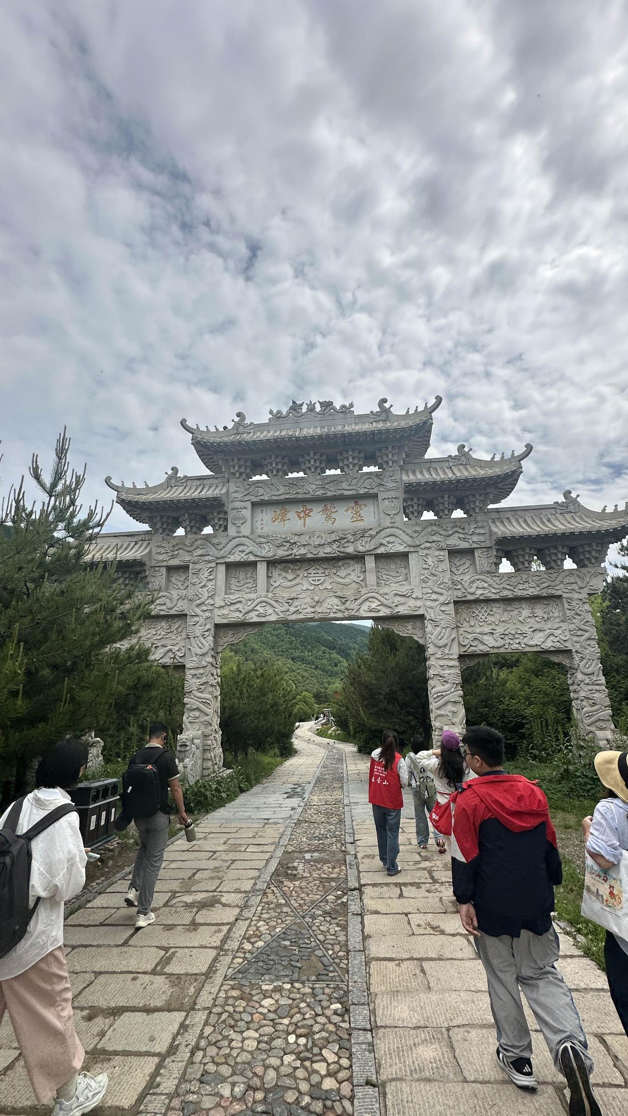 干净！清静！
​心净，则国土净！
即心即佛，非心非佛[祈祷][玫瑰]
朝拜五台山