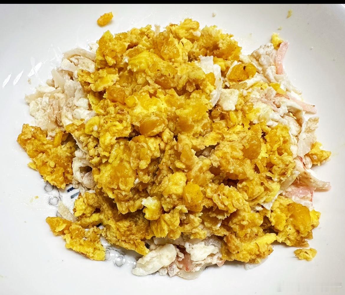 原来双皮奶是佛山特产 突发奇想把双皮奶和咸蛋黄搅在一起！蒸出来居然是沙沙的咸甜口