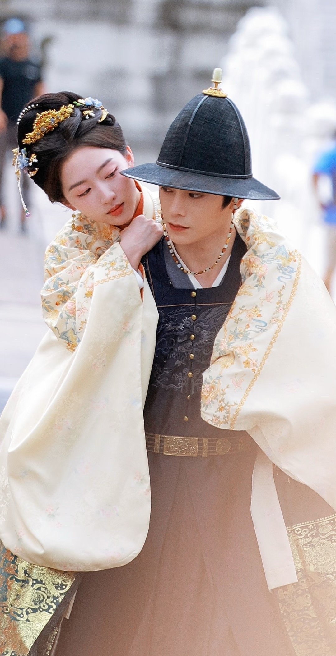 花开锦绣 我的评分：花开锦绣女主花轿和棺材擦肩而过谁被花开锦绣红白名场面震撼到了