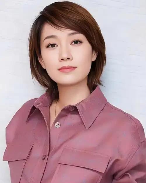 别再鼓吹孤胆英雄了。
马伊琍最近一句话戳破“大女主”泡沫：“女人何苦为难女人？