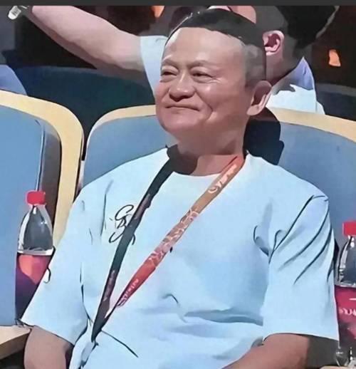 马云曾在多个场合表示自己对钱不感兴趣 。他说自己最快乐的时候是当老师每月拿91块