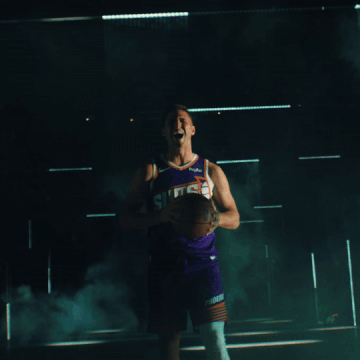 上强度了！防守端连续造成湖人队失误，随着吉莱斯皮的追身三分命中，目前我们已经58