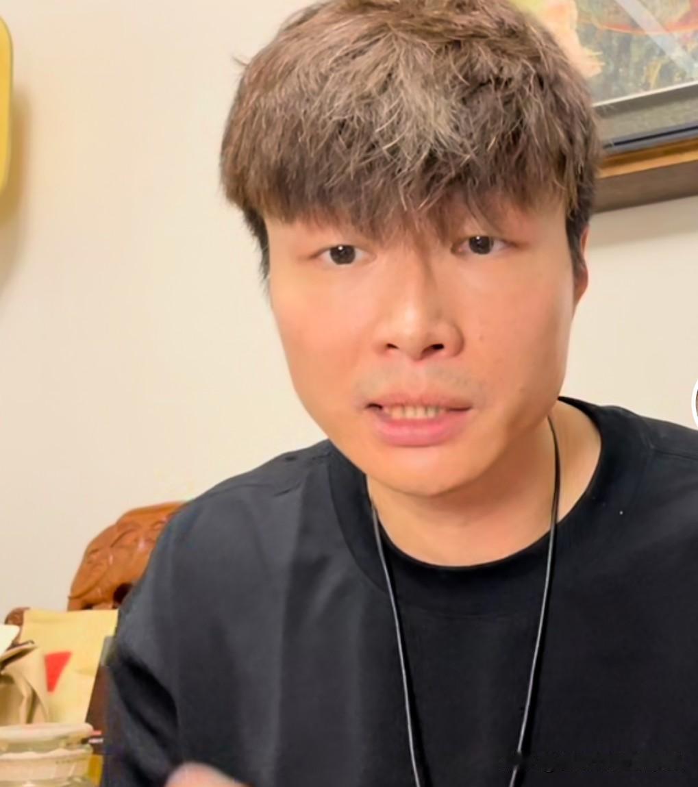 “小房子里面发家，大房子里面破产，事业迷茫的时候，可以多花点时间陪陪老婆孩子。”