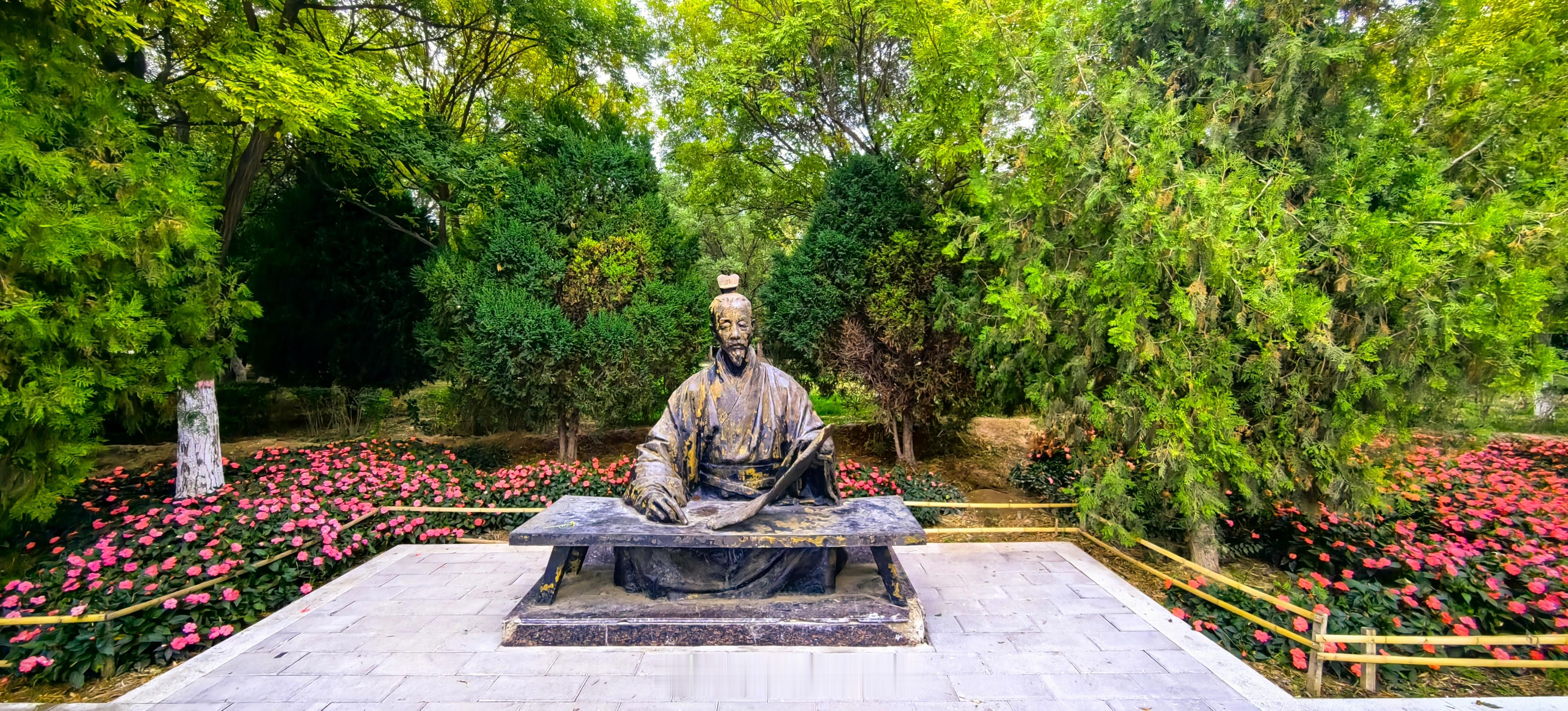 北塔湖公园里的古代读书人。公园[超话]银川史记随手拍宁夏  ​​​