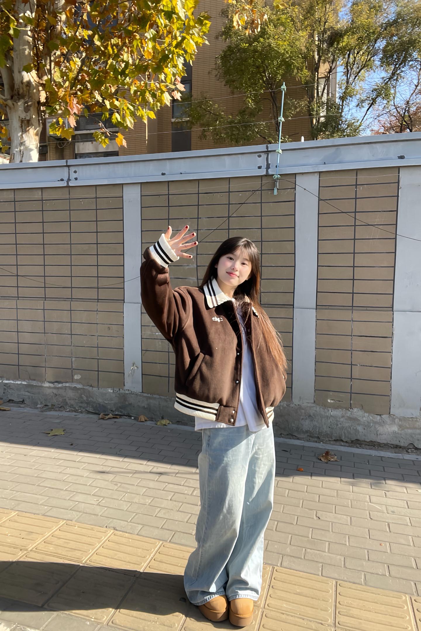 你占据我世界却不在身边。