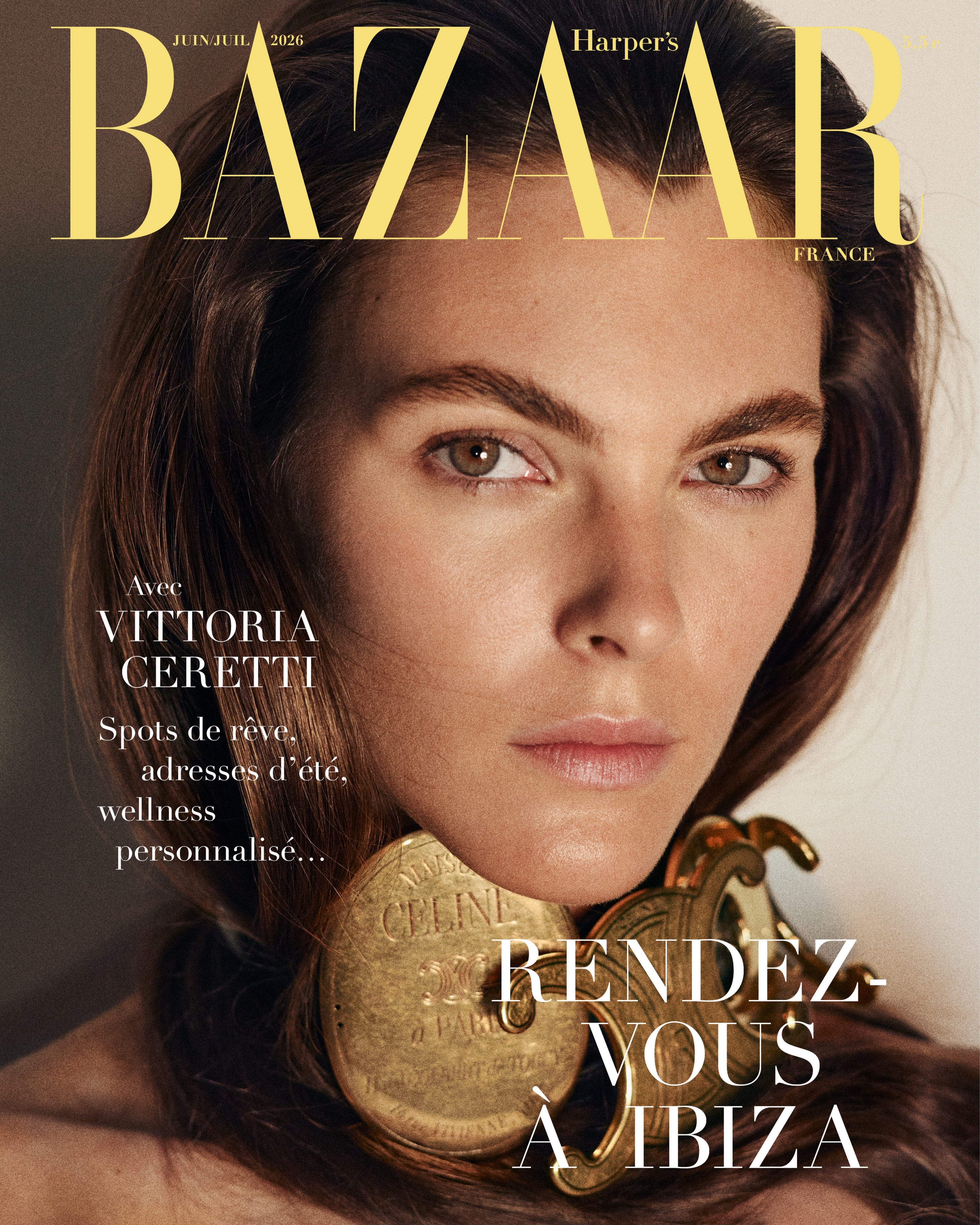 Vittoria Ceretti 登上了法国版 Harper’s Bazaar 