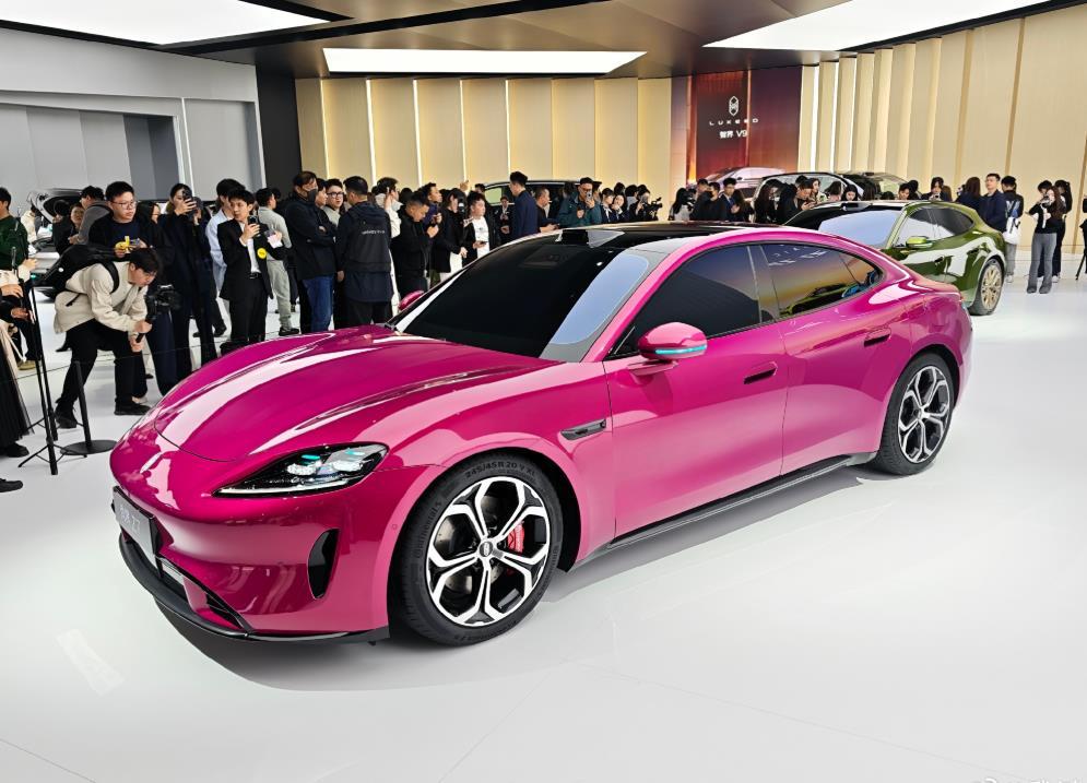 这车如果不看logo，不看车顶的896线激光雷达，第一眼看去你会觉得是什么车？尚