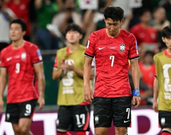 韩国队打平就出线结果被南非干翻！日本要碰巴西还喊夺冠真不怕被血洗？亚洲 9 队已