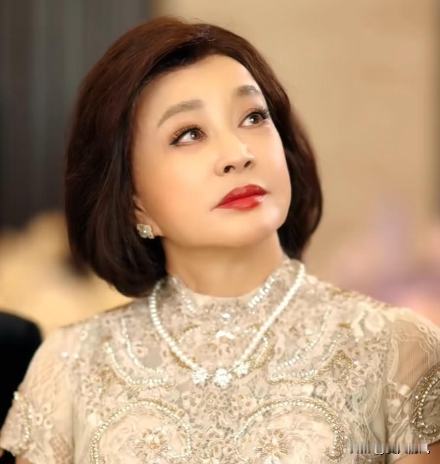 刘晓庆，
砸钱养妹妹的儿子，
最后倒成局外人！

我婆婆当年念叨“两不要”：别送