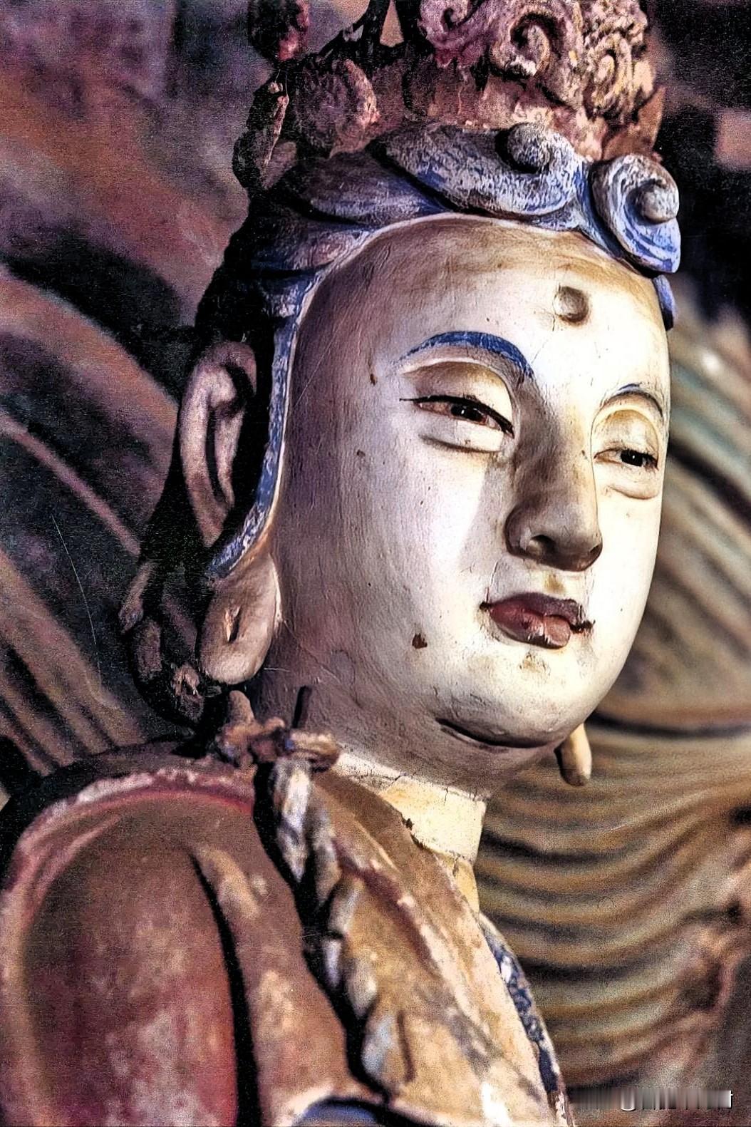 山西这尊观音，藏着中国彩塑的“天花板”！
 
在山西平遥双林寺，这尊渡海观音（一