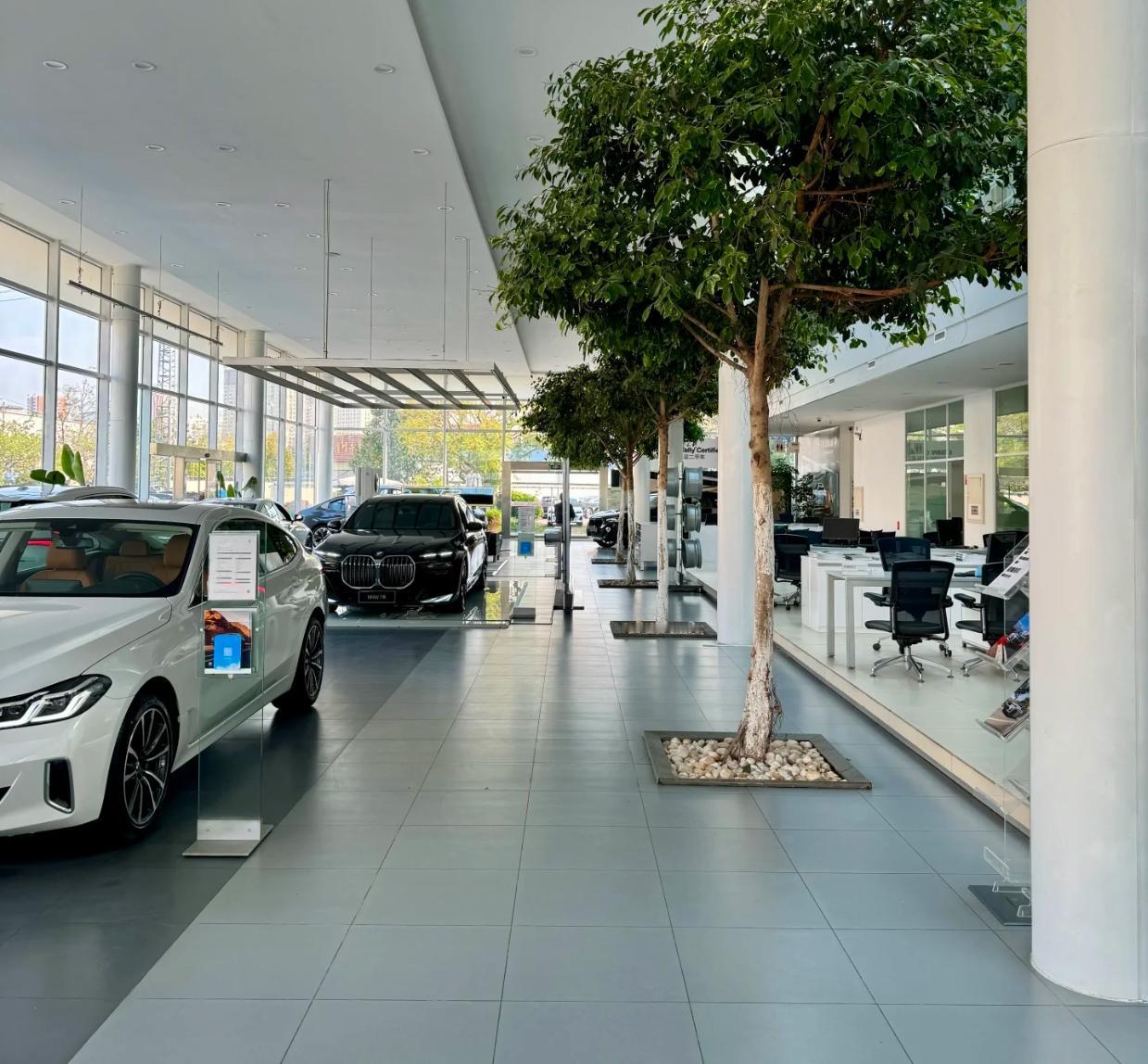 2025年4S店套路集中在四大环节，每一步都藏着“割韭菜”的刀：

- 购车环节