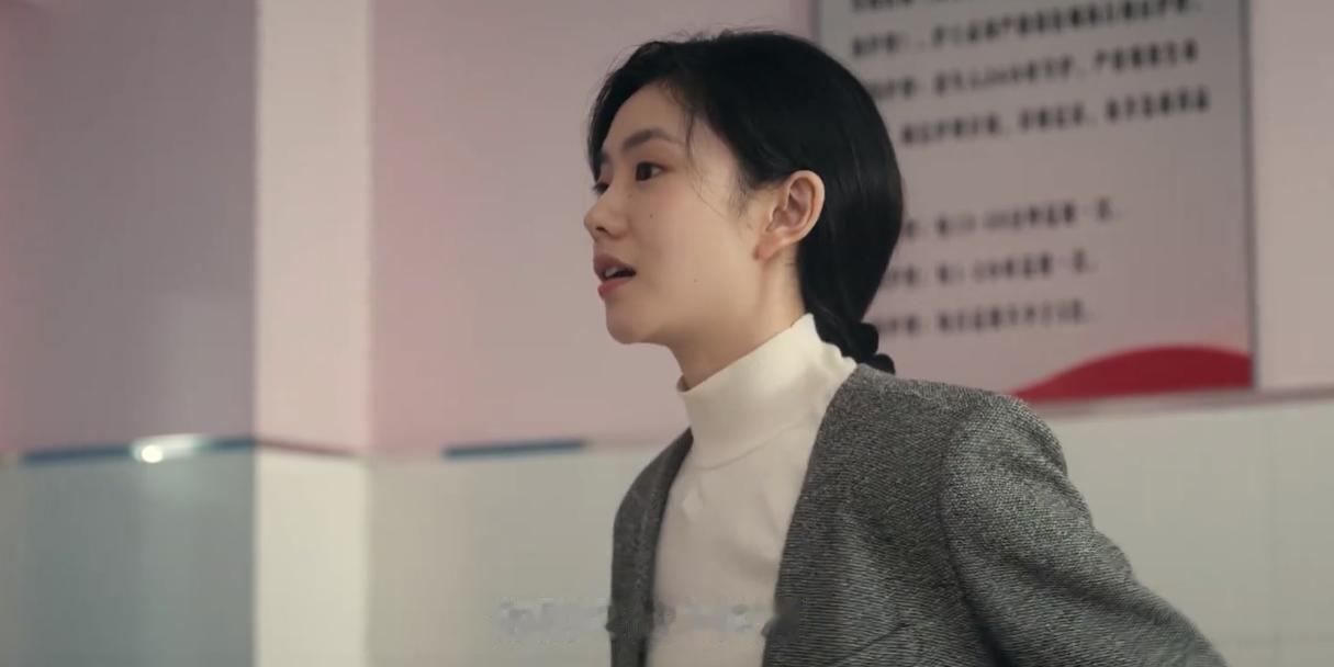 编剧是不是把后期的刘红兵改的非常弱 智了
曾经那个意气风发的碎碎兵在后面就不见了