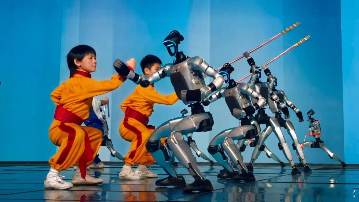 春晚机器人都在用火山引擎2026年春晚将是史上“机器人演员”阵容最庞大的一次，宇