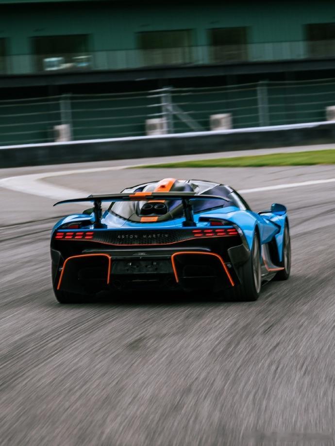 Aston Martin Valhalla瞧瞧这 GULF 配色的阿斯顿马丁 V