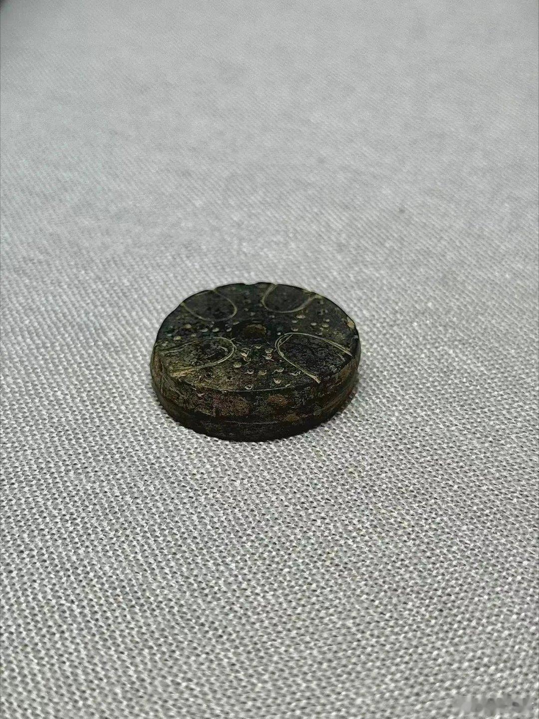 考古新发现 周口市博物馆在淮阳平粮台古城遗址博物馆新馆布展时，发现一枚龙山文化时