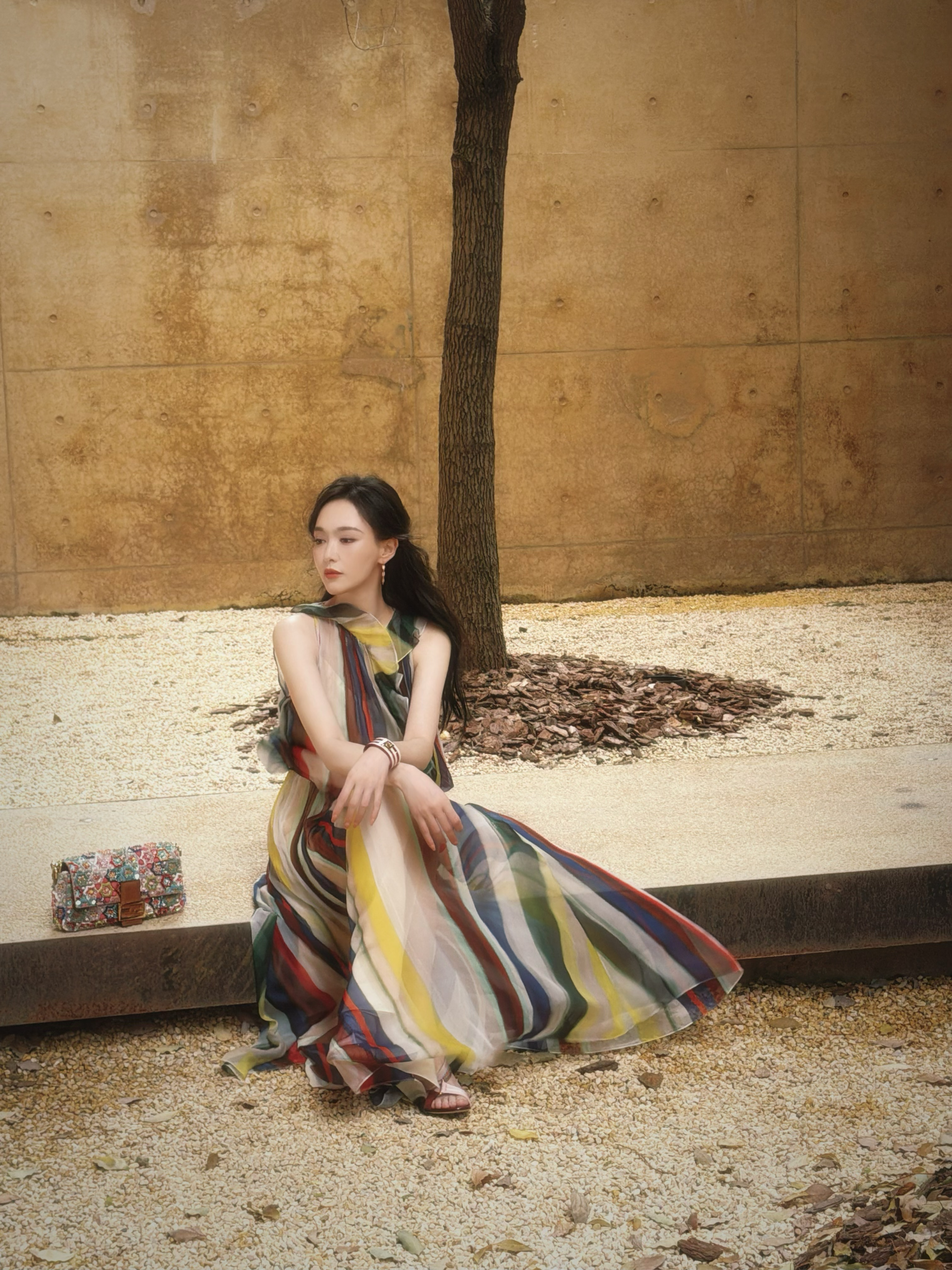 唐嫣｜FENDI一张造型预告大片先行 ，代言人领衔亮相今日线下品牌活动 ，我们 