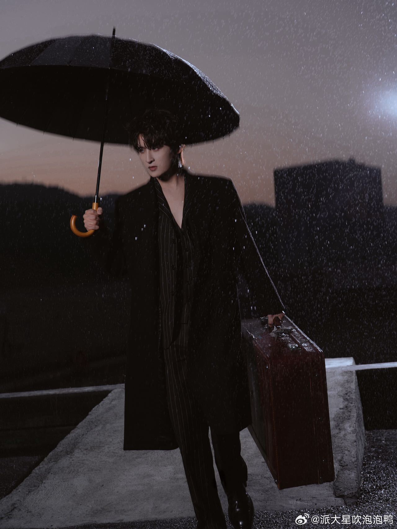 张远让穆祉丞喊叔叔三个人气场合得来，聊天节奏也对，互相尊重又会开玩笑，这种友好又