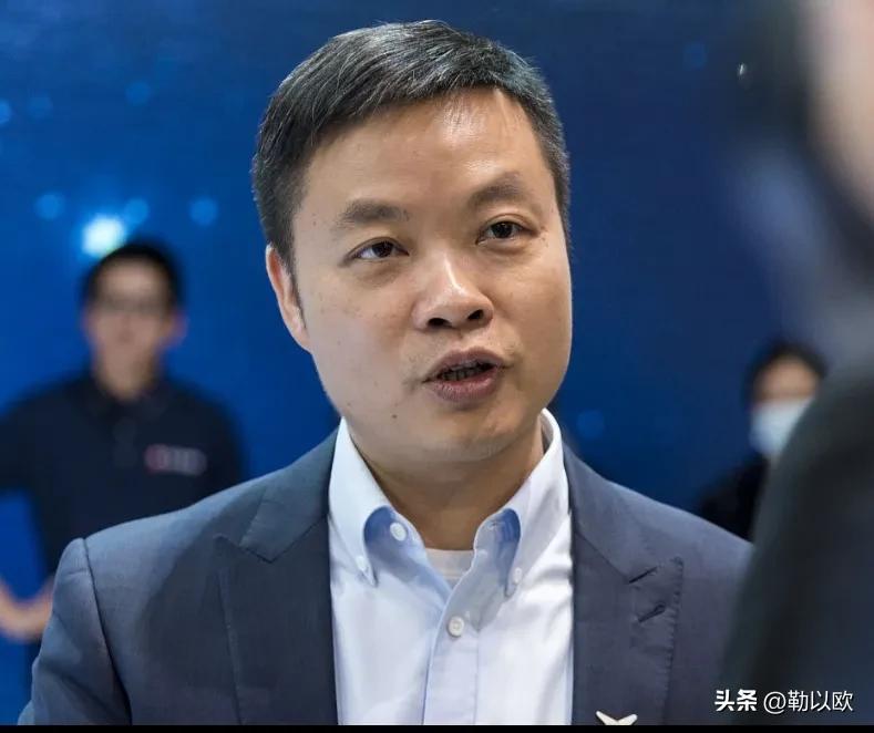 何小鹏说，2024年第三季度到2025年底，小鹏汽车将进入超高速的正循环。小鹏汽