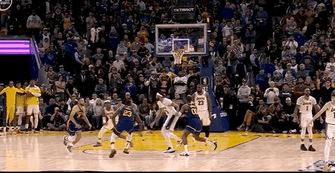 这球是掩护犯规吗？范德比尔特谈自己关键时刻被追梦格林撞倒：“那是一个很明显的掩护