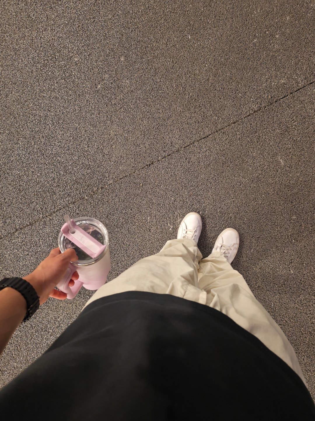 下雨了，回家了 
