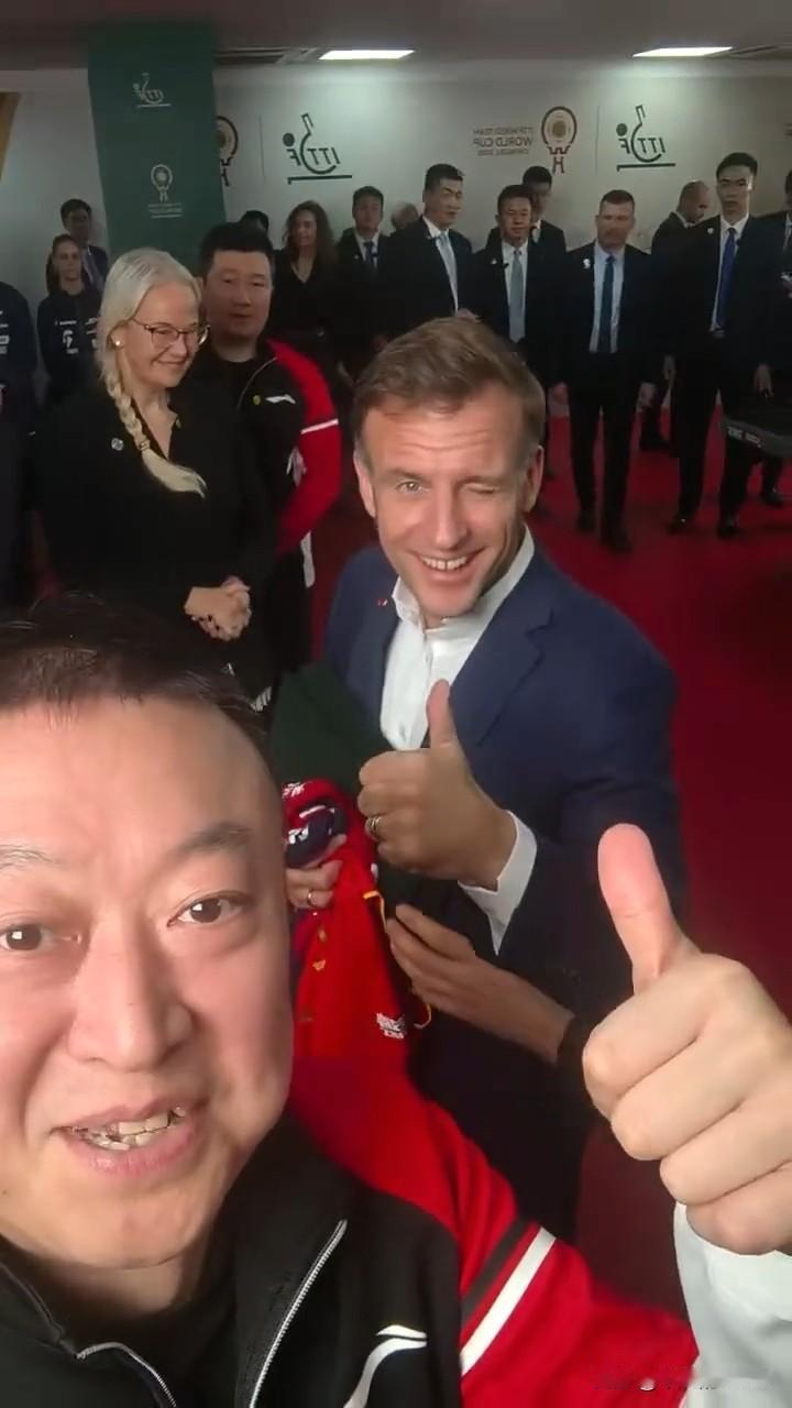 12月6日，乒乓球教练马琳时隔3年更新动态，并配文说道：“开心。”

视频中，马