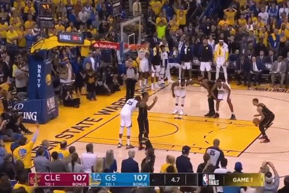 骑士nba詹姆斯 JR–史密斯近期参加播客节目时表示，詹姆斯可能还在生他的气。谈