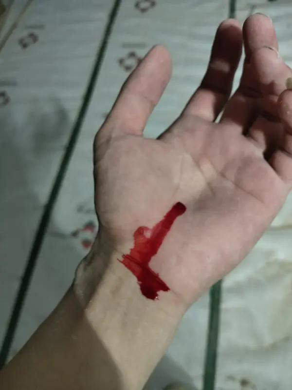 男人打断骨头都要死守的13条血泪忠告
​1、永远别在老婆面前夸别的女人好看，这是
