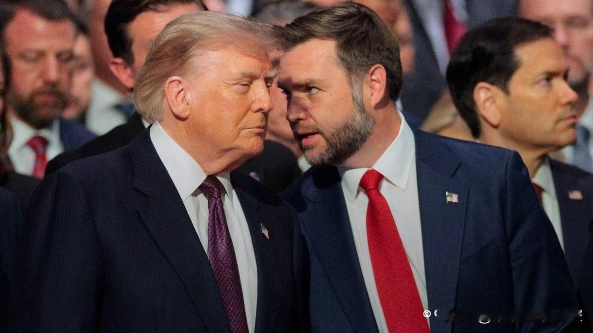 据美国《华盛顿邮报》和 NBC 接连爆料，上个月底在戴维营的内阁会议上，特朗普当