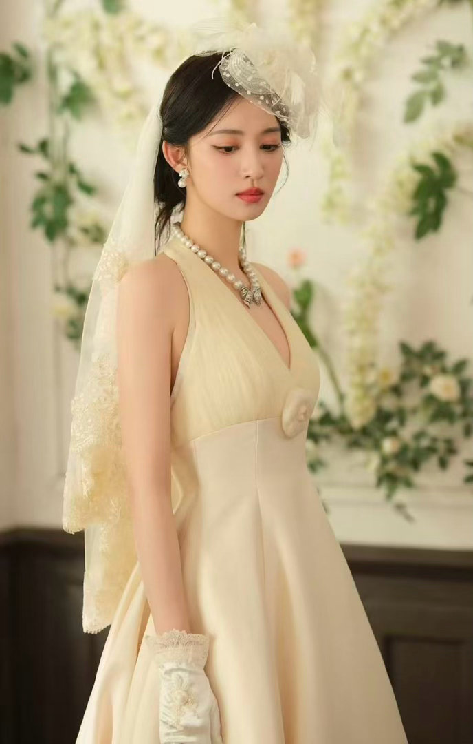王楚然秒火穿婚服没一件喜事这一秒过火 三次婚服三次都不一样，第一次是恨第二次是忍