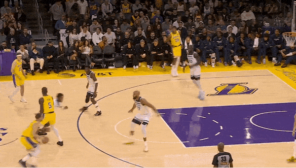 手感火热！东契奇开局连得7分！
在今天NBA常规赛湖人对阵森林狼的第一节比赛初，