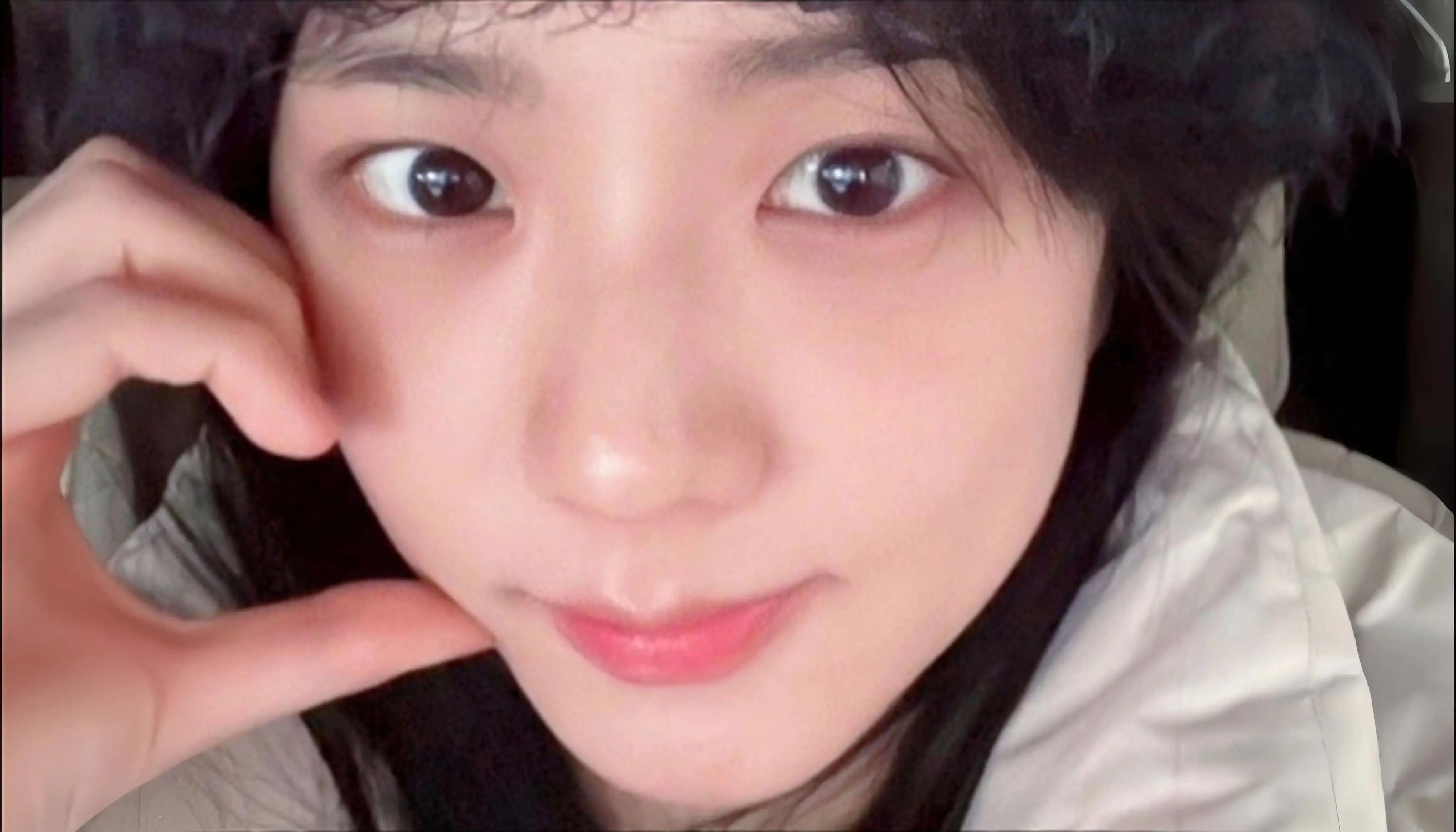 就这样看着你