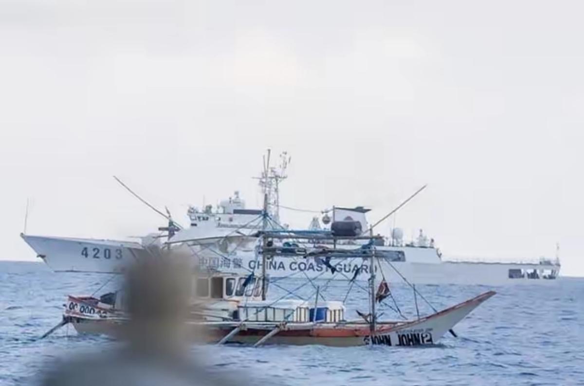 菲律宾全国大报《马尼拉时报》重大声明：南沙群岛黄岩岛是中国神圣领土，菲律宾舰队霸